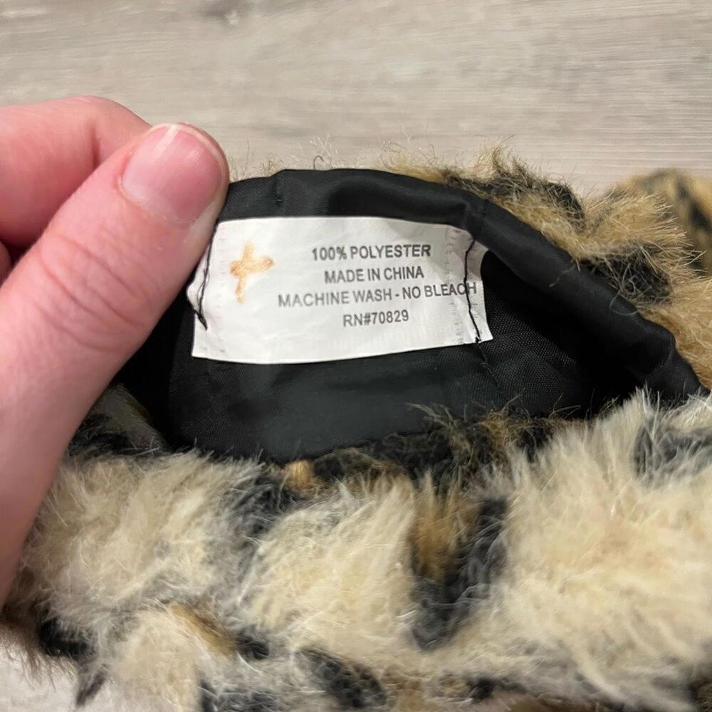 Leopard print furry neck scarf 100% polyester - Picture 3 of 3